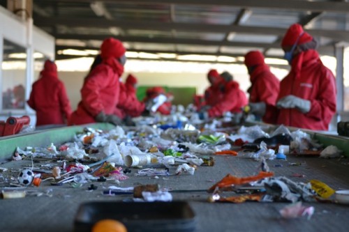 Praca w Niemczech fizyczna recyklingsortowanie śmieci bez