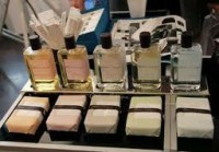 Bez znajomości języka praca Niemcy dla par przy pakowaniu perfum Bonn Bez znajomości języka praca Niemcy dla par przy pakowaniu perfum Bonn