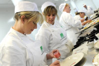 Bez języka od zaraz oferta pracy w Niemczech dla pomocy kuchennej Köln Bez języka od zaraz oferta pracy w Niemczech dla pomocy kuchennej Köln